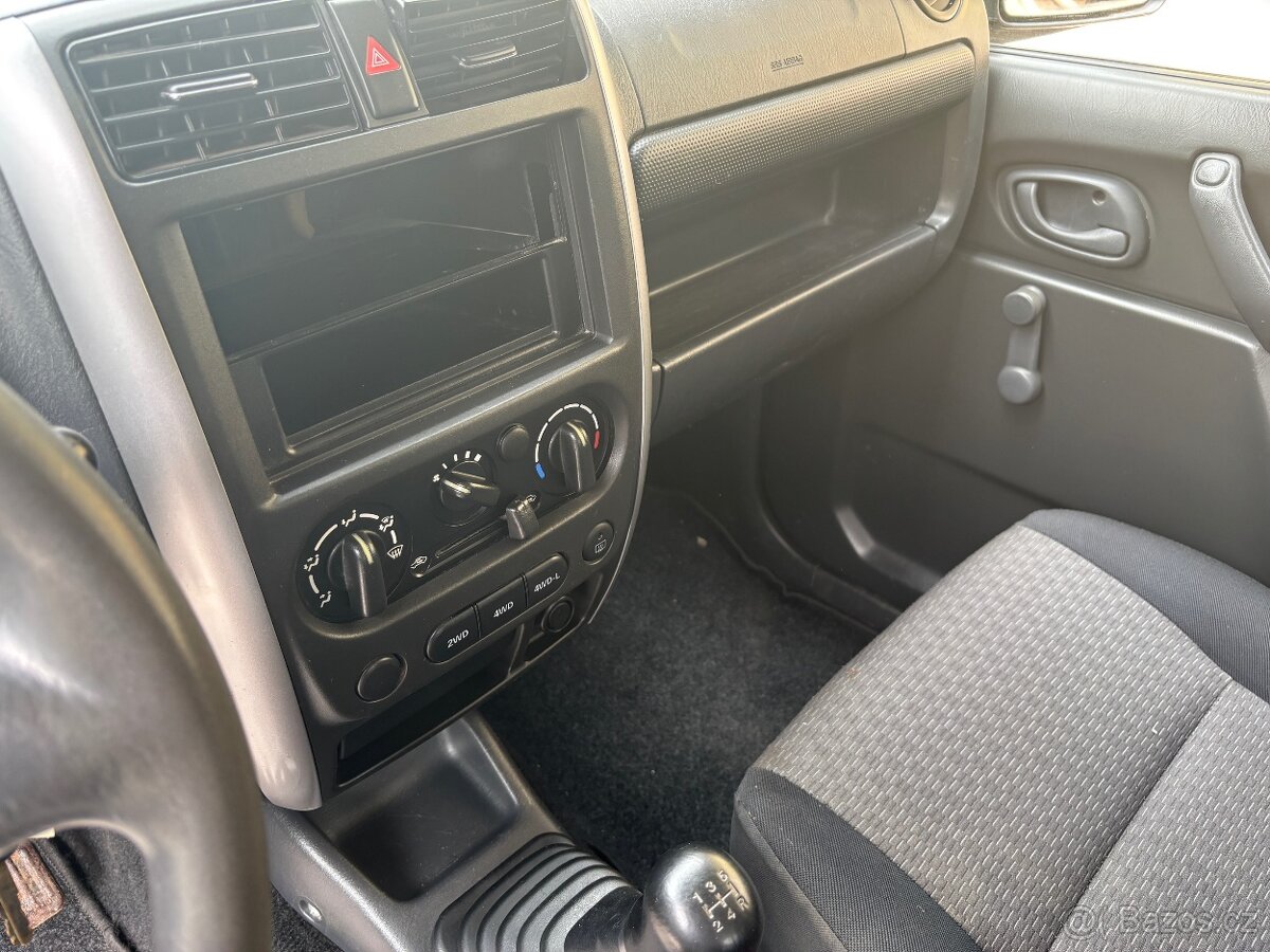 Suzuki Jimny 4x4 - rok2008,najeto101578KM,1.3benzín,62kw - 9