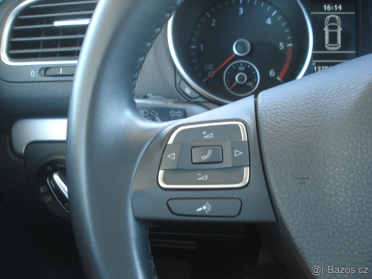 Volkswagen Golf 1.6 TDi HIGHLINE - 9