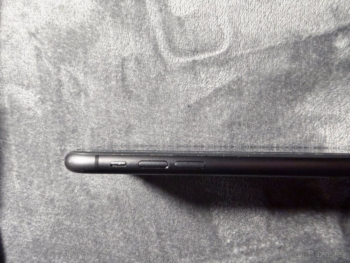 IPhone 11 černý 64 gb - 9