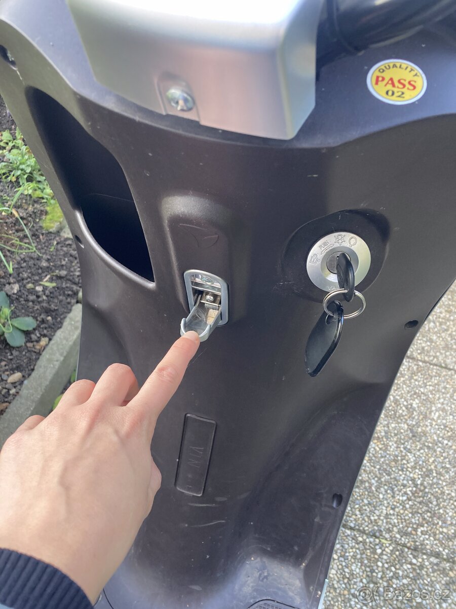 Yadea elektrický skútr/motorka - 9