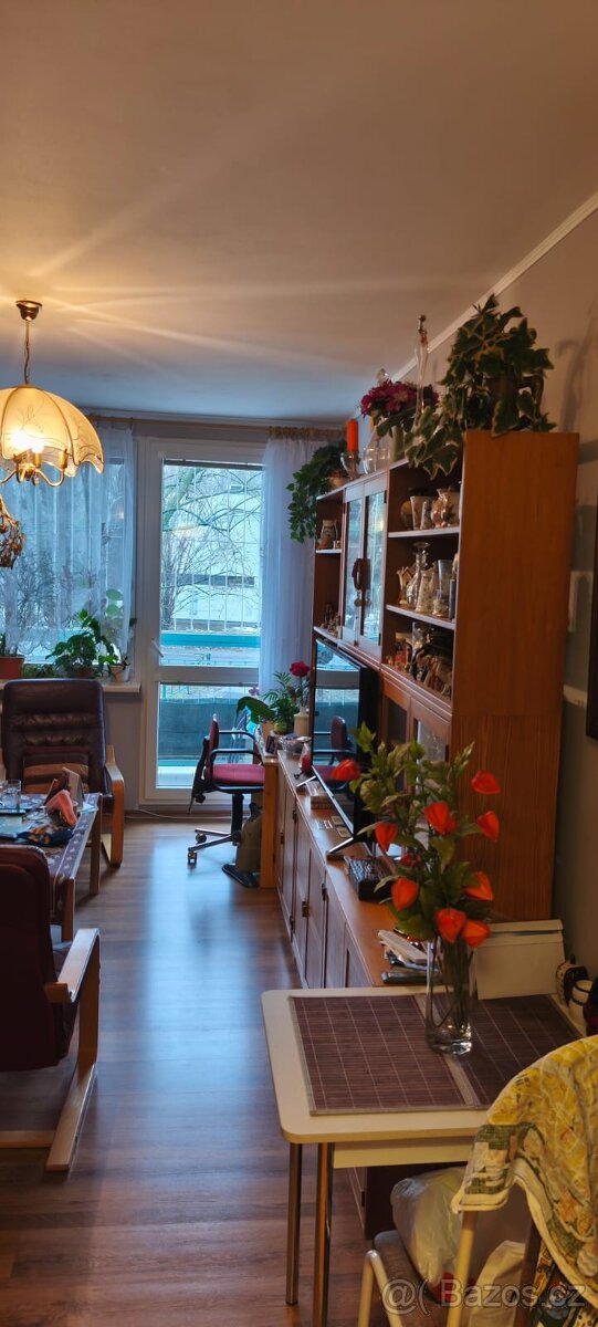 Byt 2kk z balkónem v OV - 9