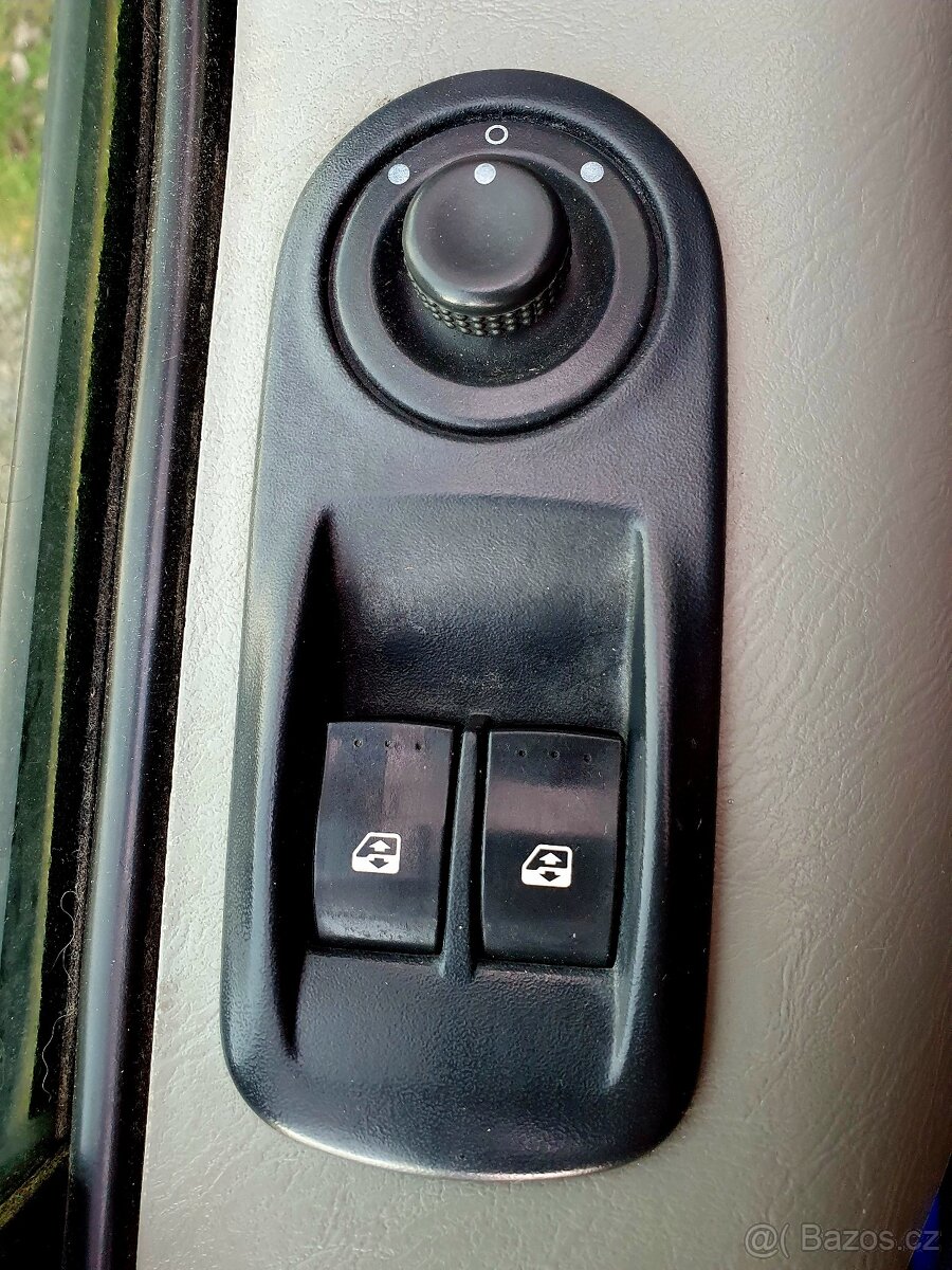 Opel Vivaro 2,5 CDTI, 107 KW. - 9