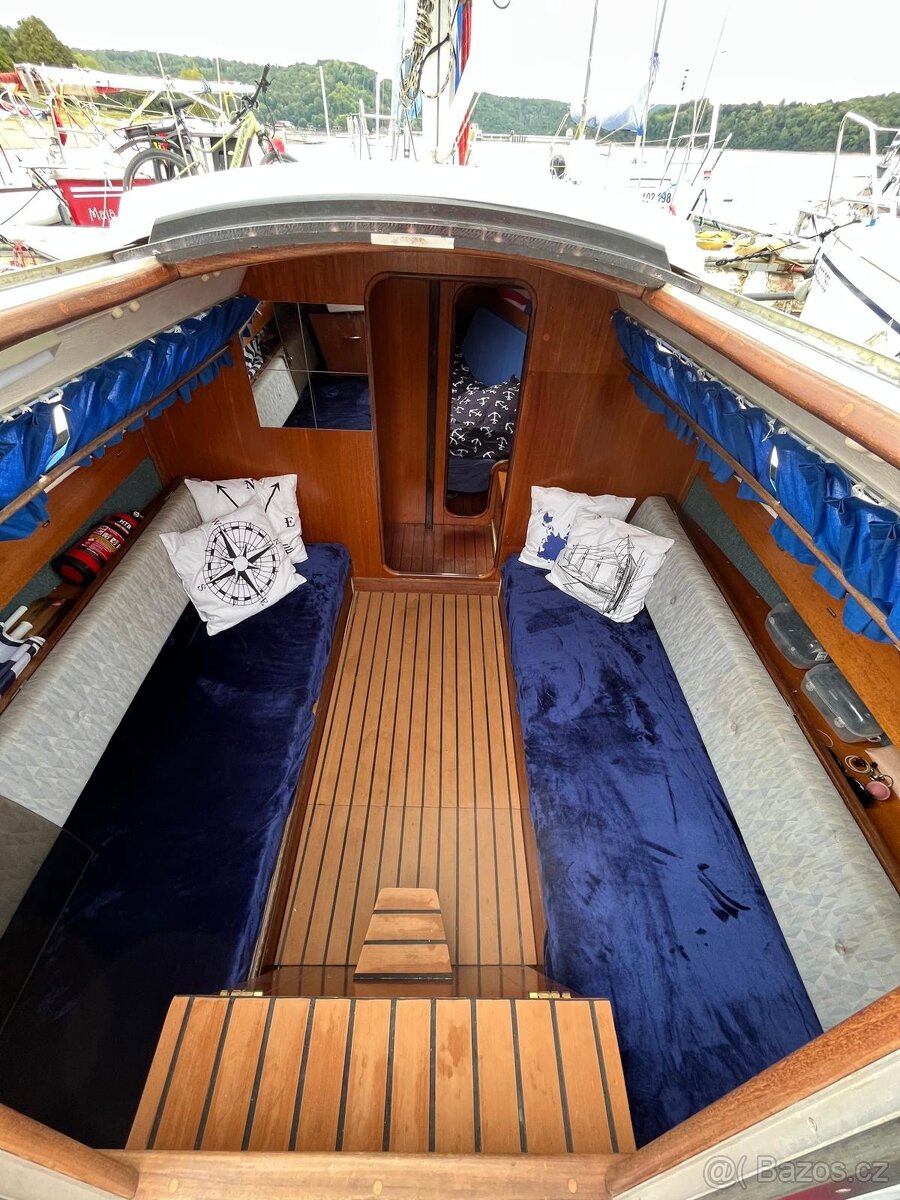 Kajutová plachetnice Friendship 27 - 9