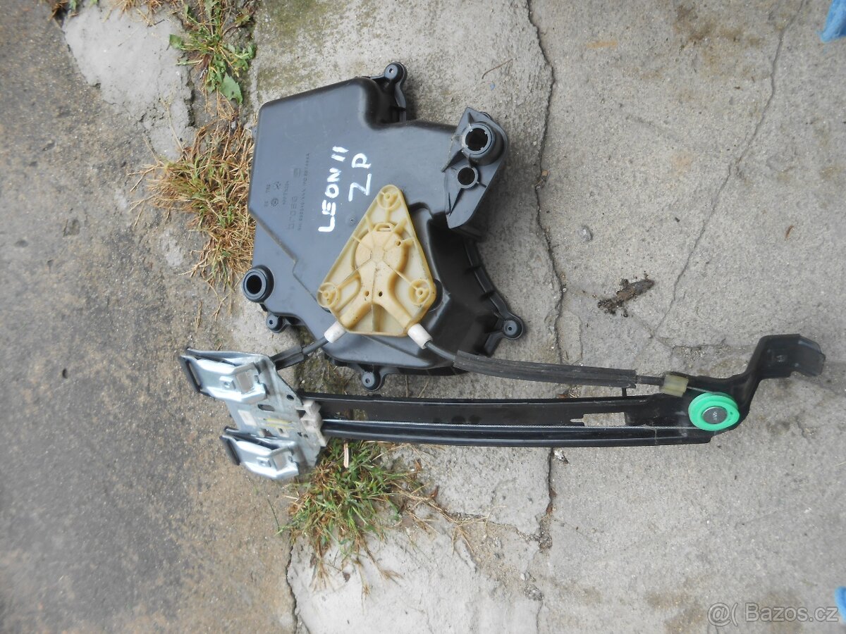 Seat Leon II stahovačka zámek klika repro mřížka - 9