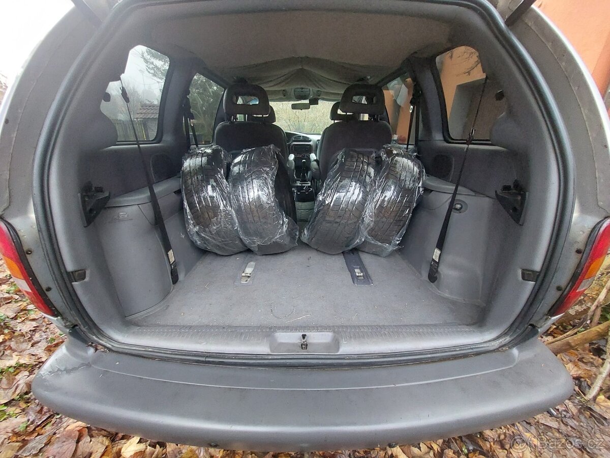 Chrysler Voyager Diesel 2002 - 9