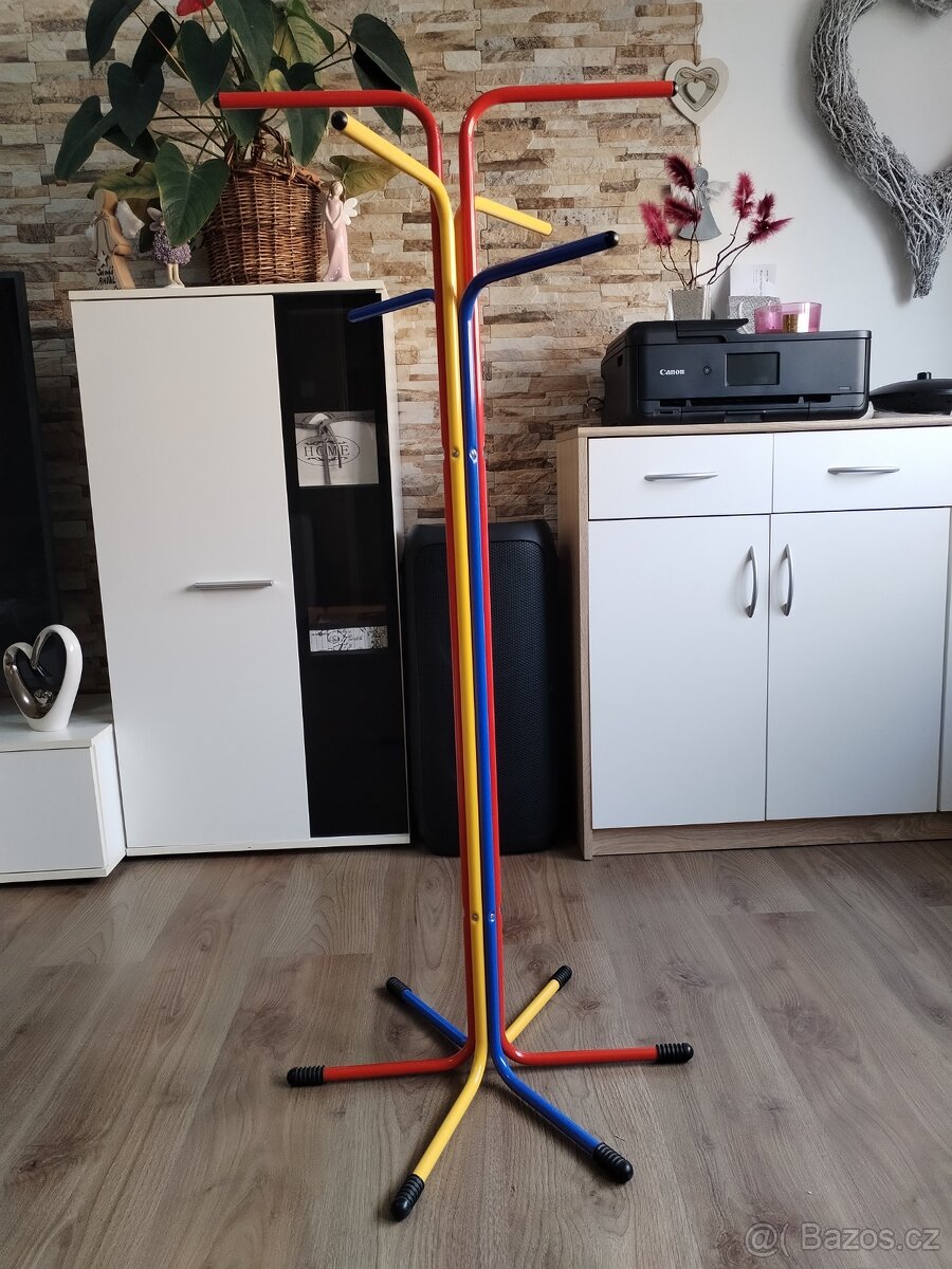 Dětský kovový stojan - 9