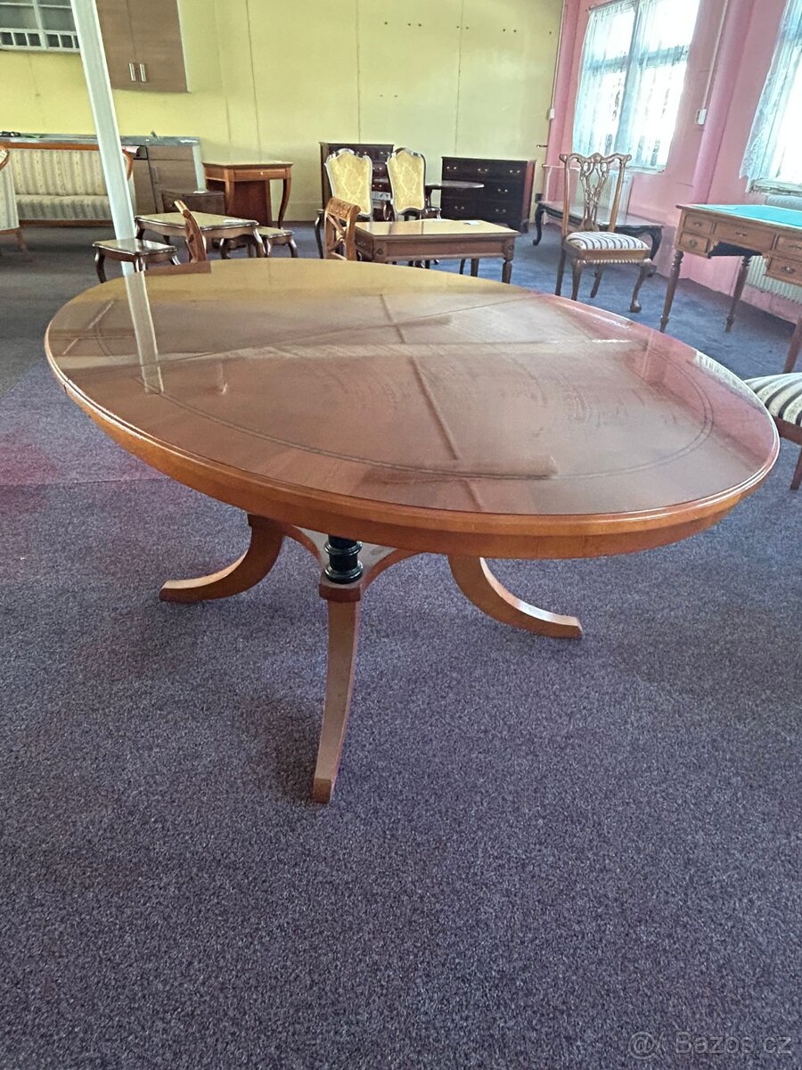 Starožitný nábytek - 9