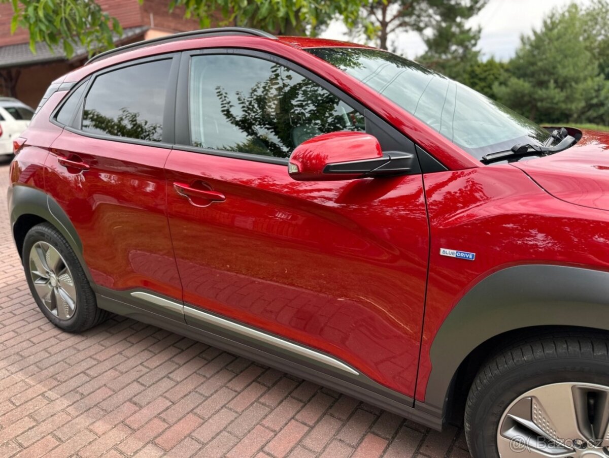 Prodávám Hyundai Kona 150kw 64 kWh Premium - 9