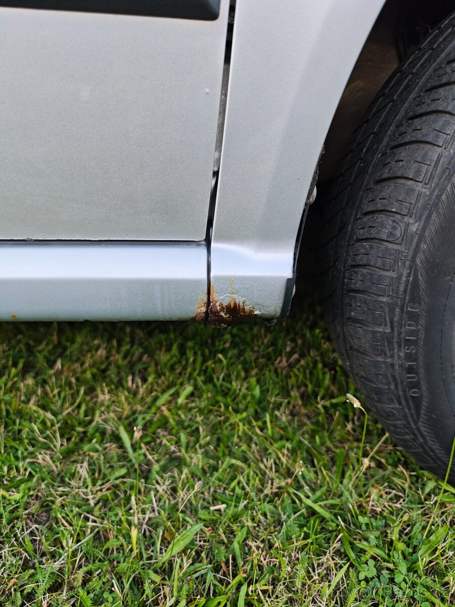 Škoda Fabia Sedan 1.2HTP 47kW - 72600km - 9