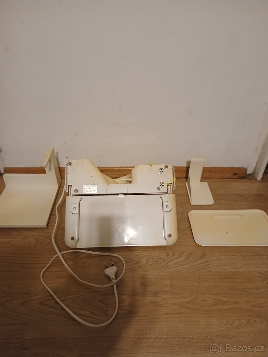 ELEKTRICKÝ KRAJEČ ZN. ZELMER 220 V. - 9