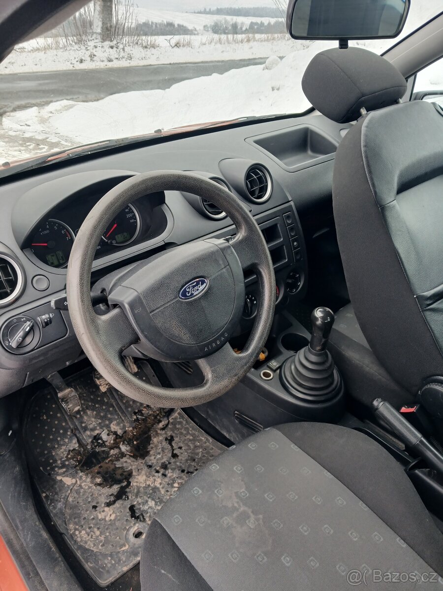 Ford Fiesta LPG nová stk - 9