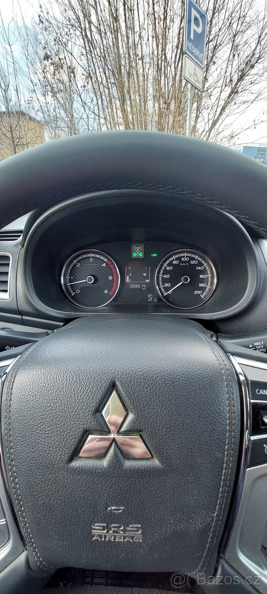 Mitsubishi L200 2,5 L - 9