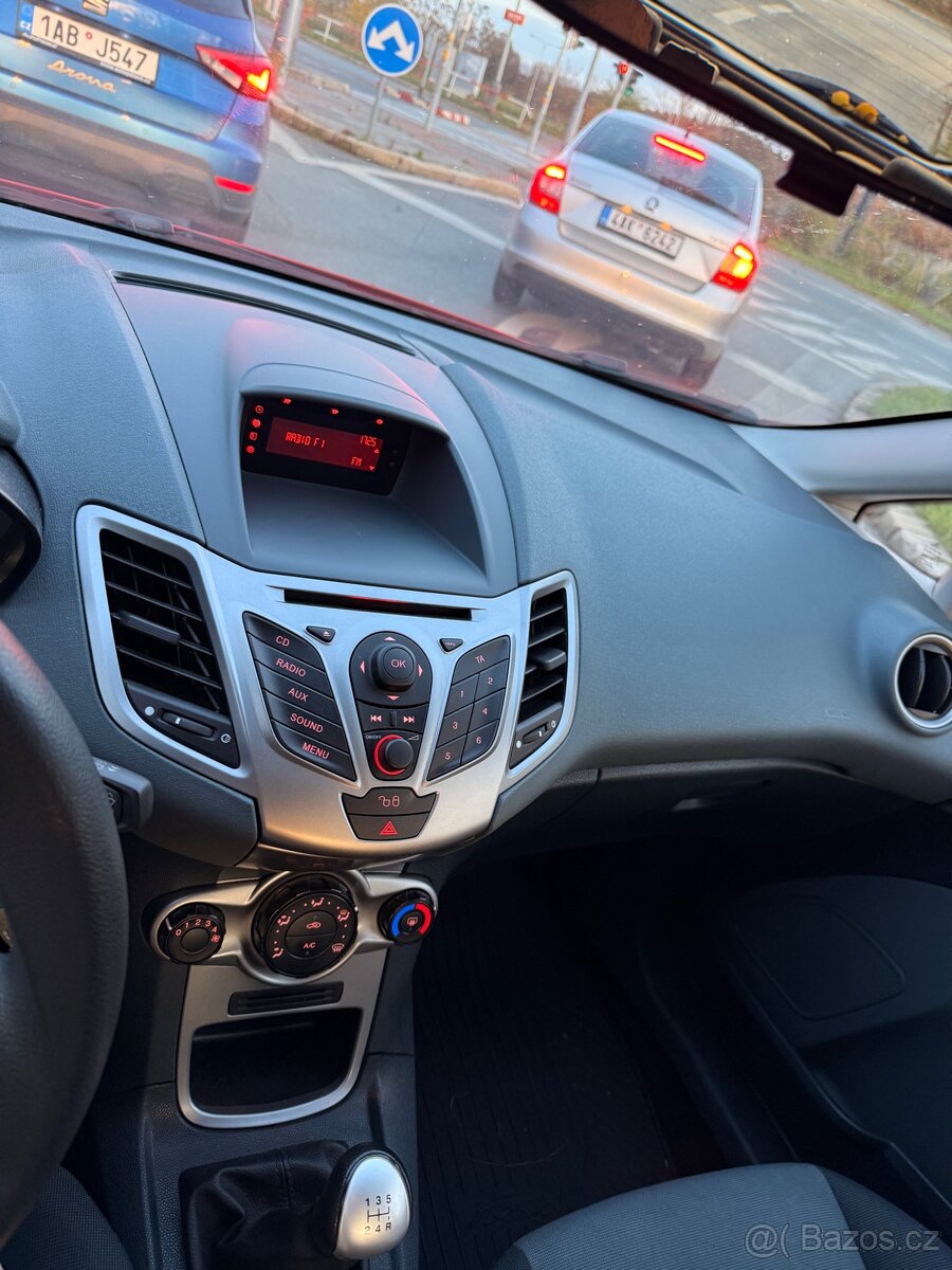 Ford Fiesta - 9