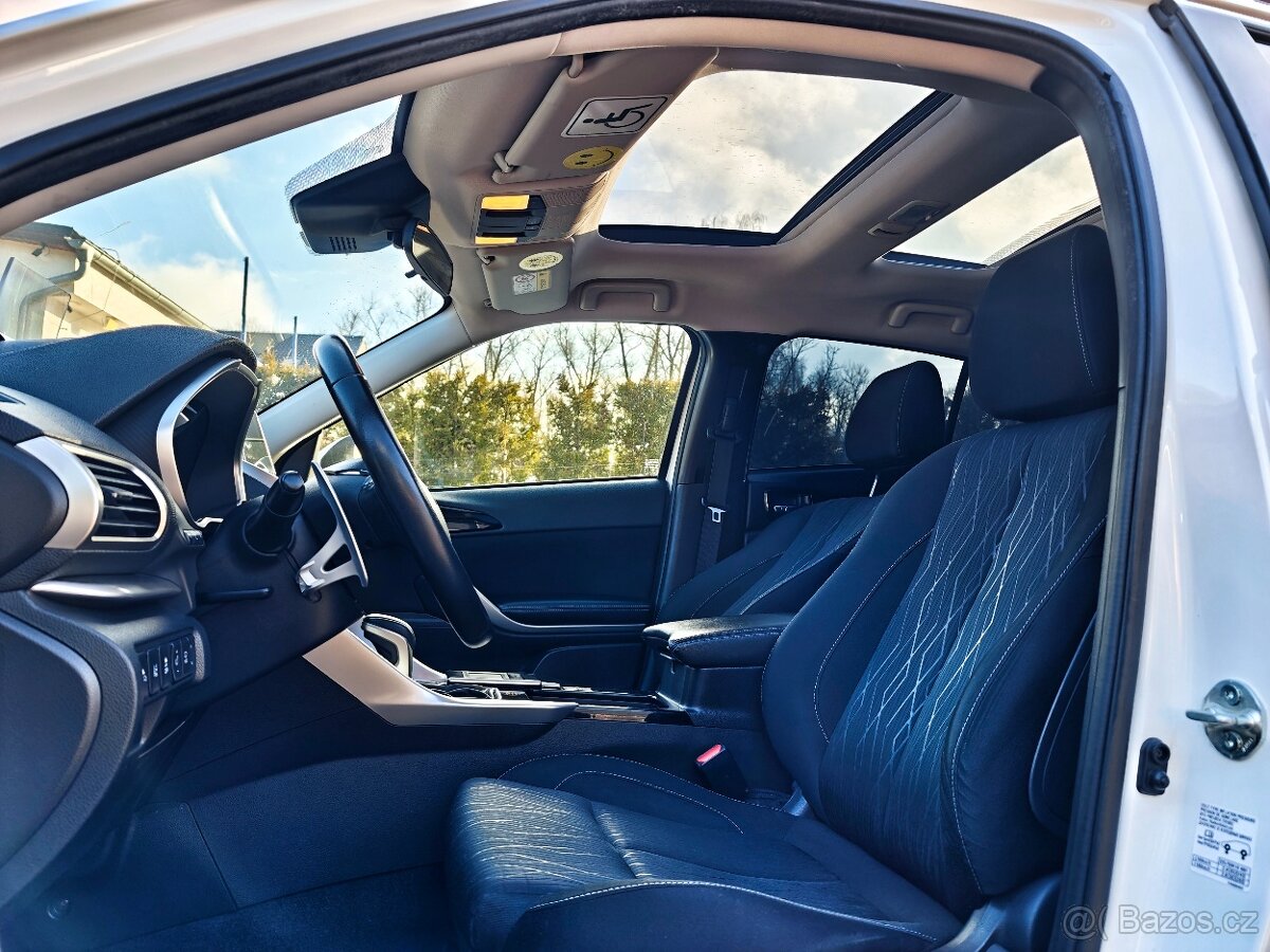 Mitsubishi Eclipse Cross 1.5 T-MIVEC Intense/Aut/Led/Pano/ - 9