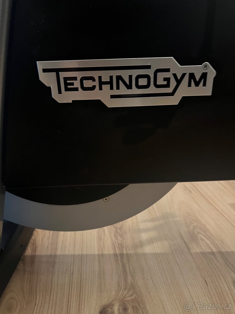 Technogym Group Cycle Connect - špičkový trenažer - 9