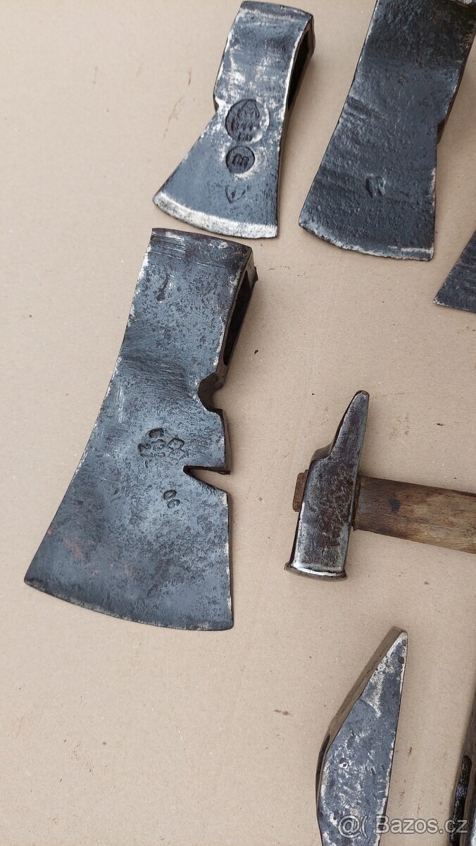 Sekera stará kladiva - rezervace do soboty - 9