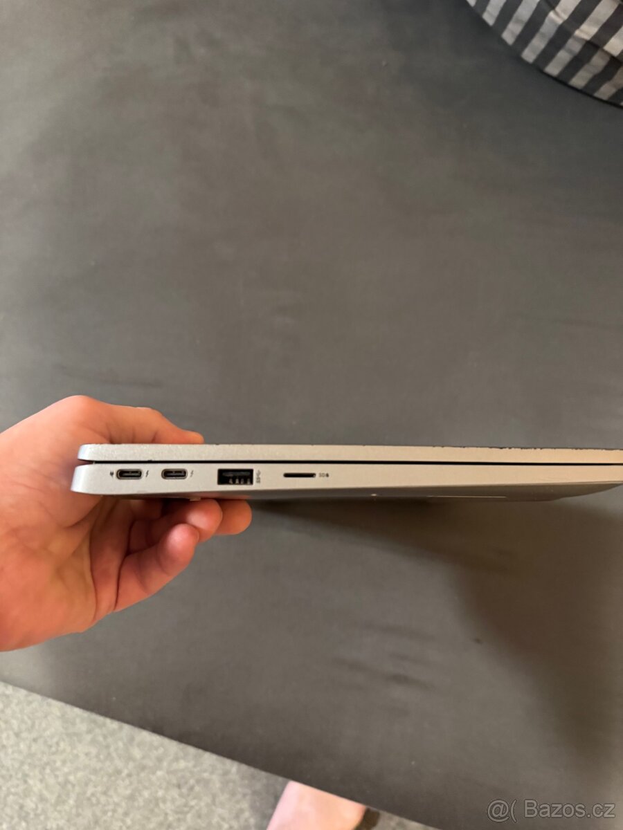 Dell 5320 2 in 1 i7/16gb ram - 9