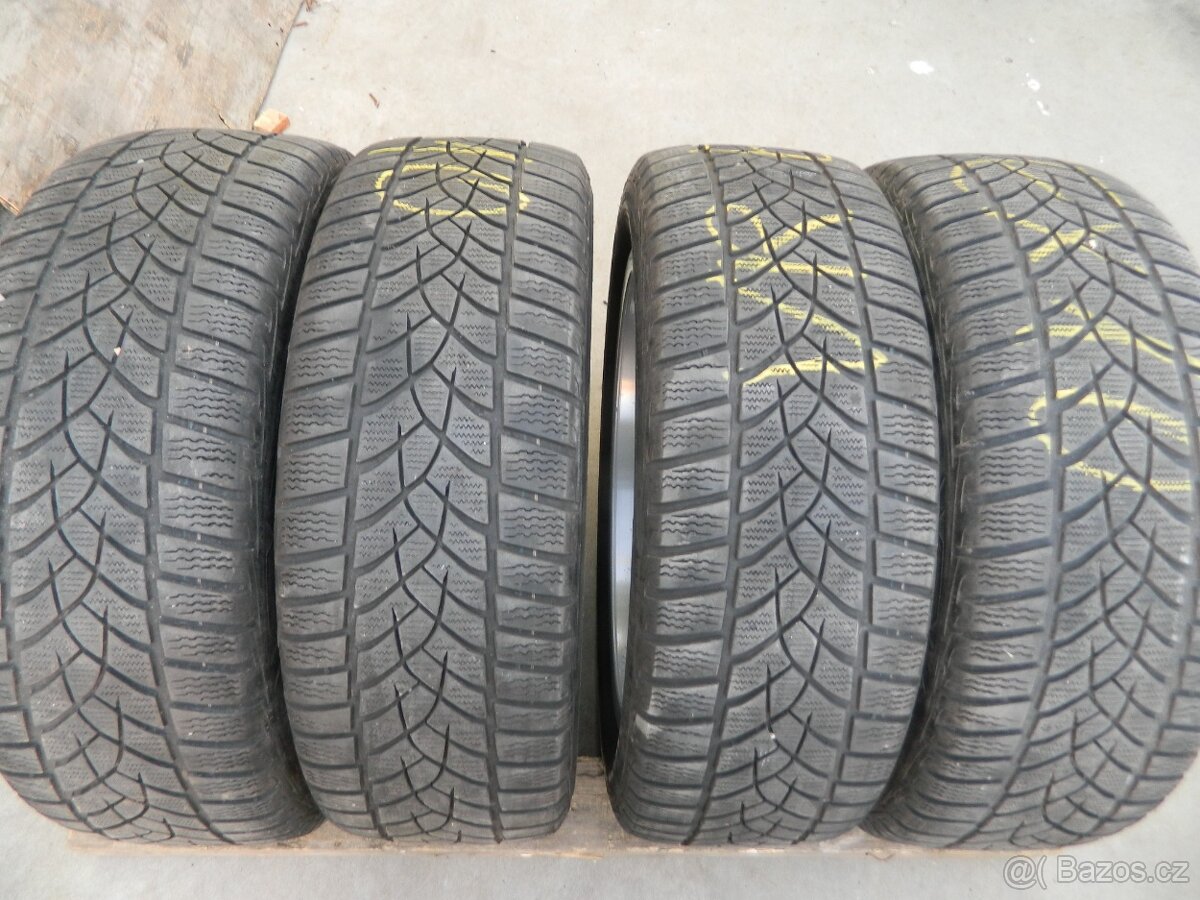 kola Audi R19 Q3 - 9