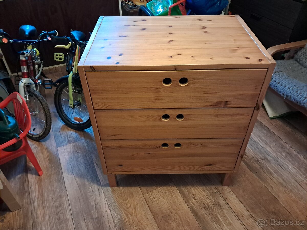 Ikea dřevěná komoda Tassa - 9