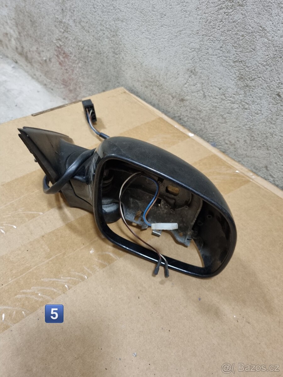 Zrcátka různé barvy na VW Passat B5.5 - 9