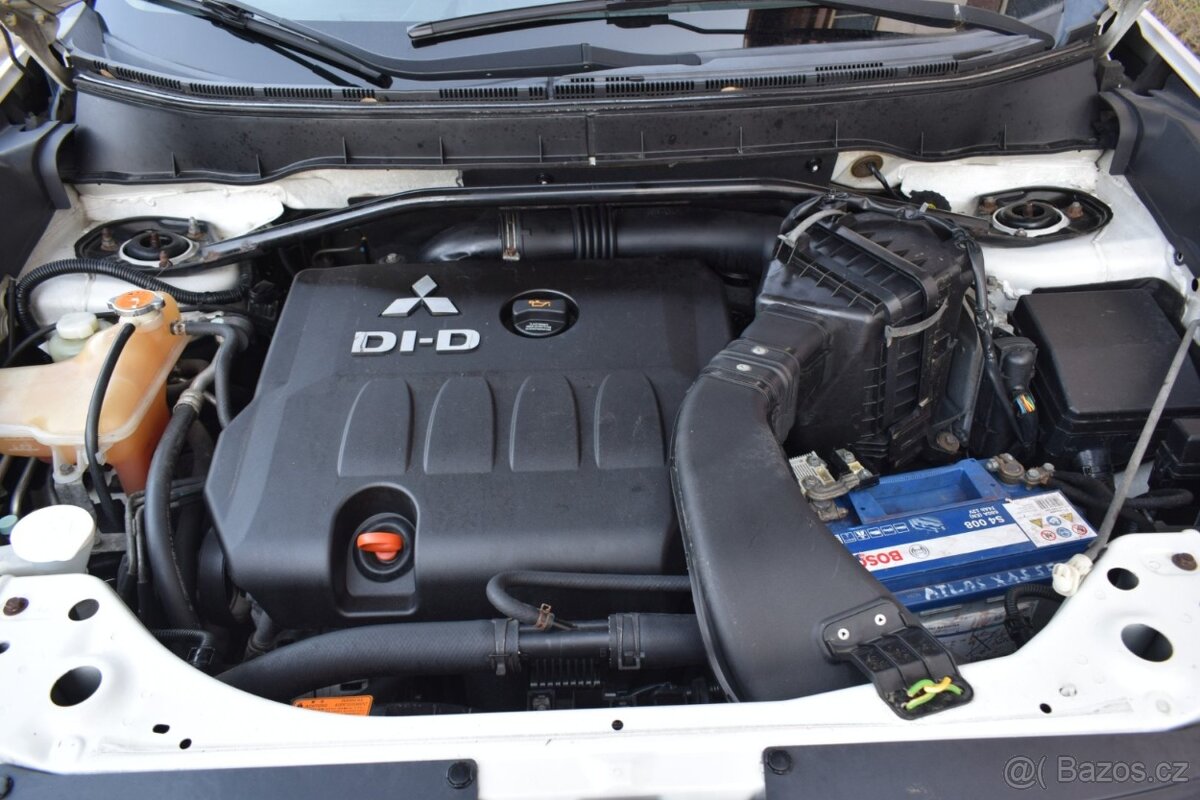 Mitsubishi Outlander 2.0Di-D 4X4/ČR PŮVOD/VÝBAVA/ - 9