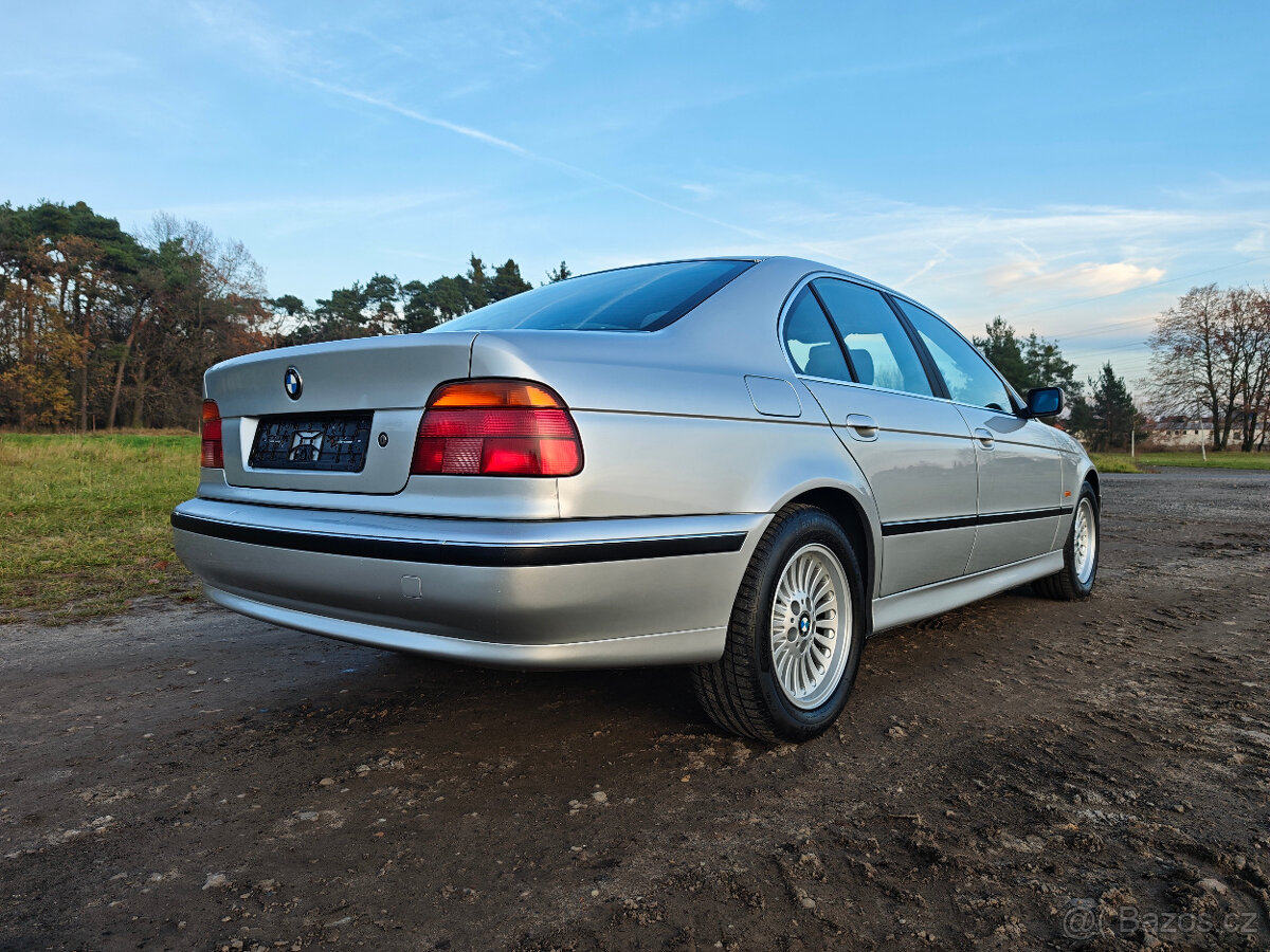 BMW E39 sedan,520i 110KW,manuál,klima,1998,POUZE 170XXXkm - 9