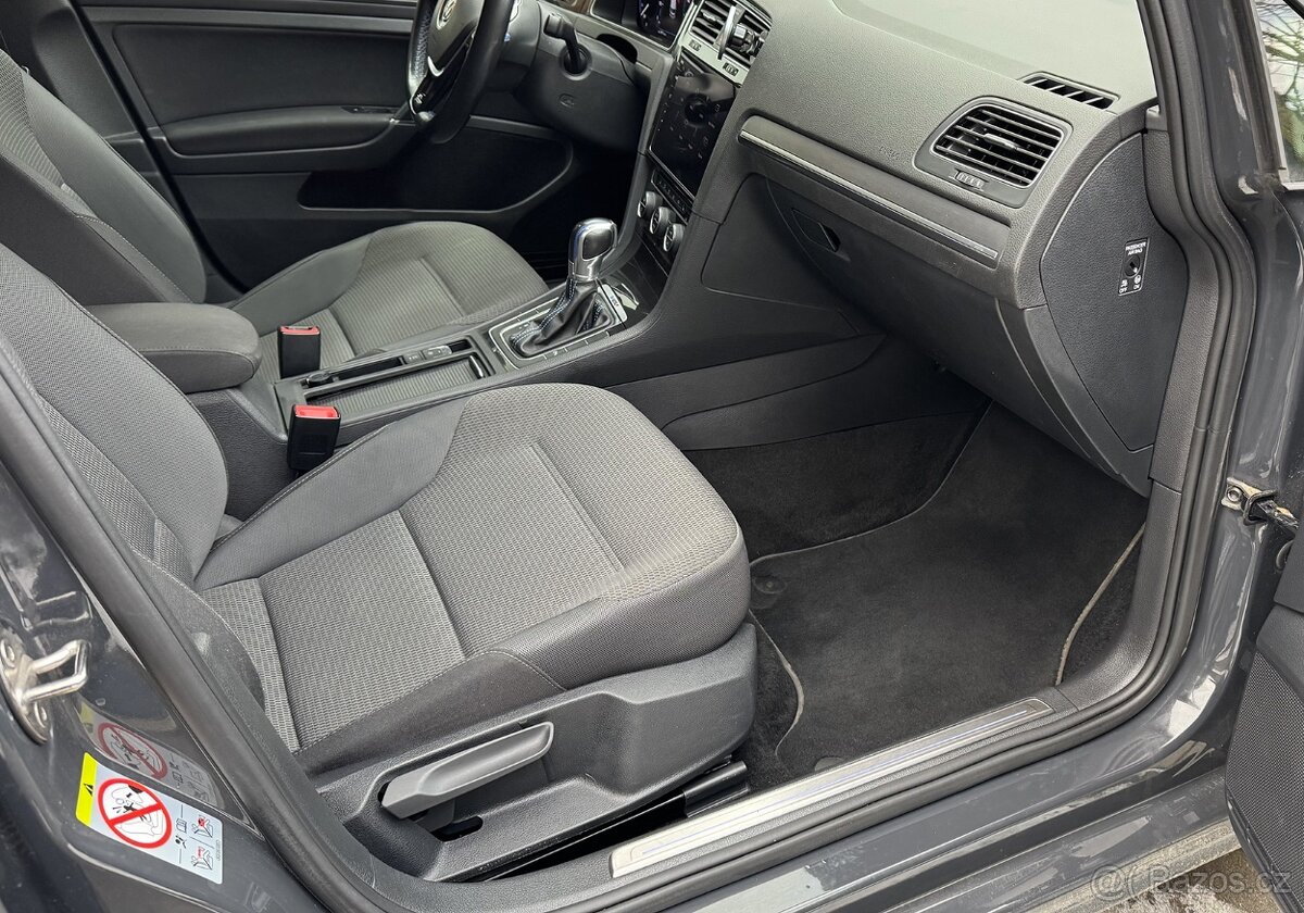 Volkswagen e-Golf, VirtKokpit_TČ_ACC_Bezklíč_Záruka - 9