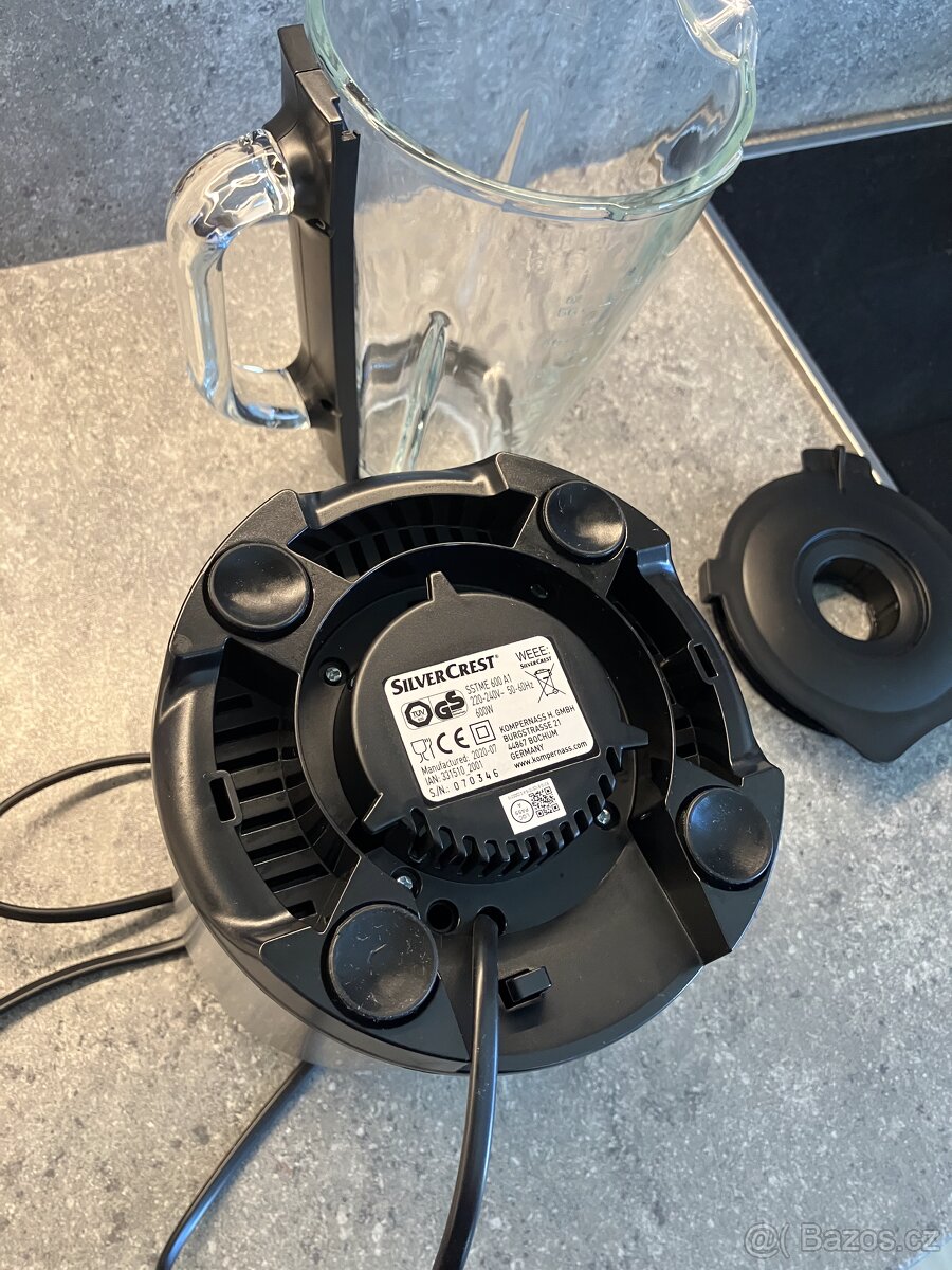 Stolní mixér, téměř nový - 9