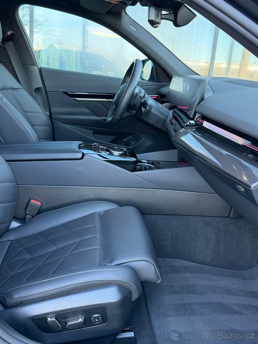 BMW 520 D top stav záruka Mpaket - 9