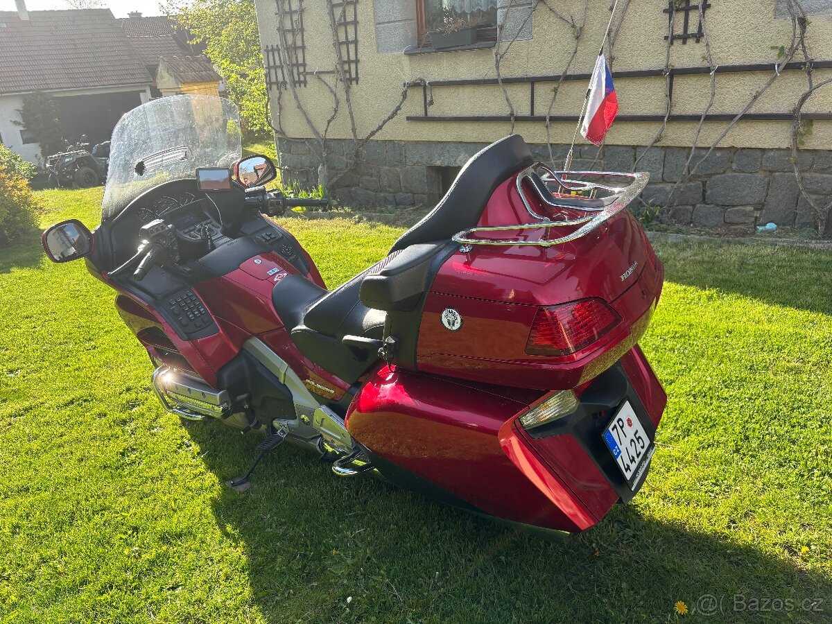 Honda GOLDWING - 9