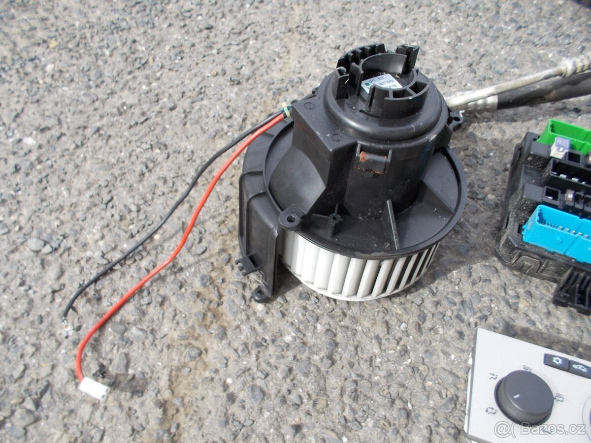 Díly Opel Astra H 1.9CDTI 74kw - 9