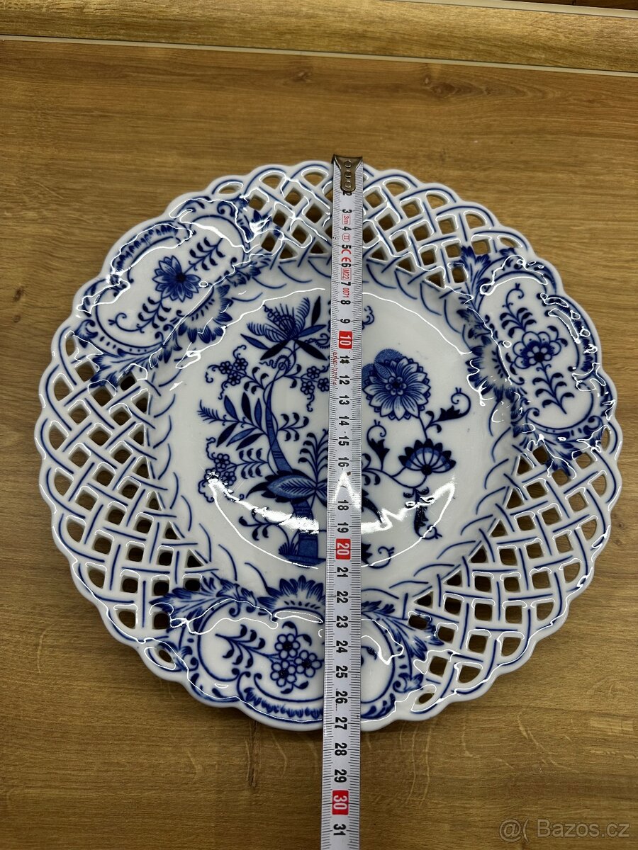 Talíř prolamovaný 27 cm, Cibulák, originální z Dubí - 9