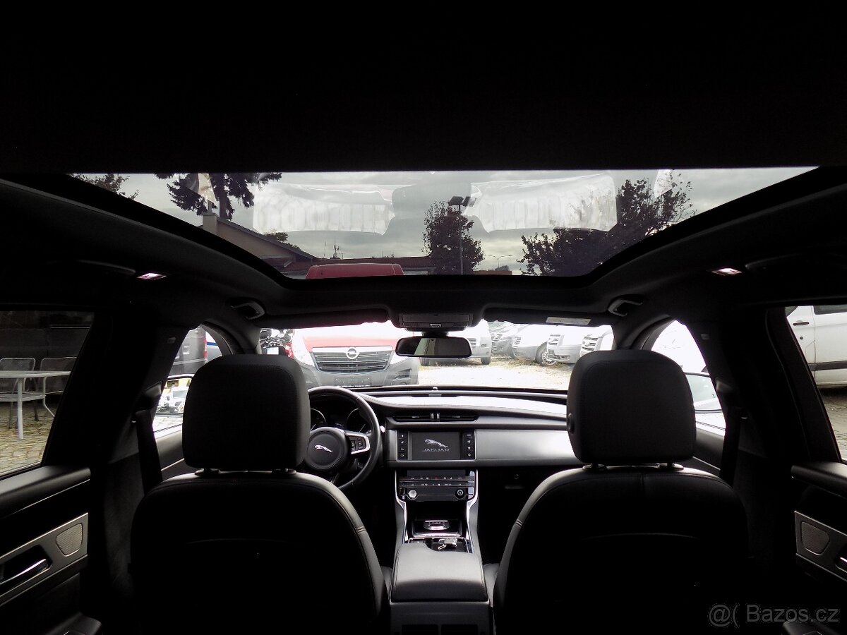 Jaguar XF 20D 132 KW KŮŽE PANORAMA - 9