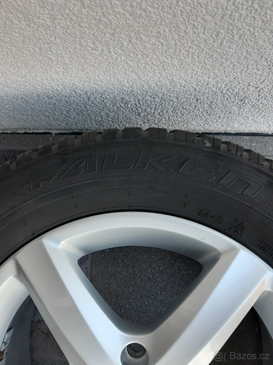 Prodám zimní pneu 215/60R16 - 9