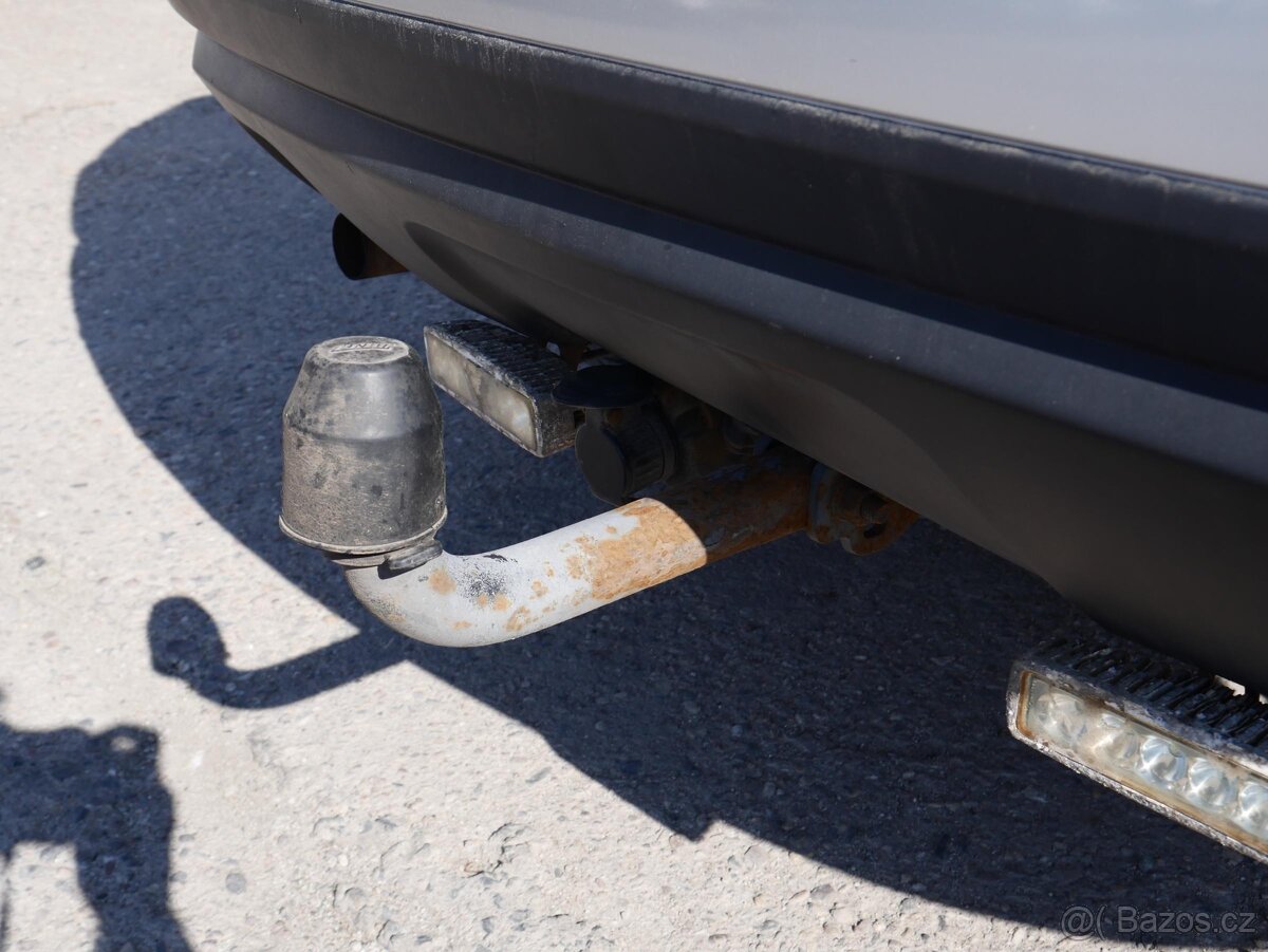 Dacia Duster 1.6i , 77 kW benzín, 2011 - 9