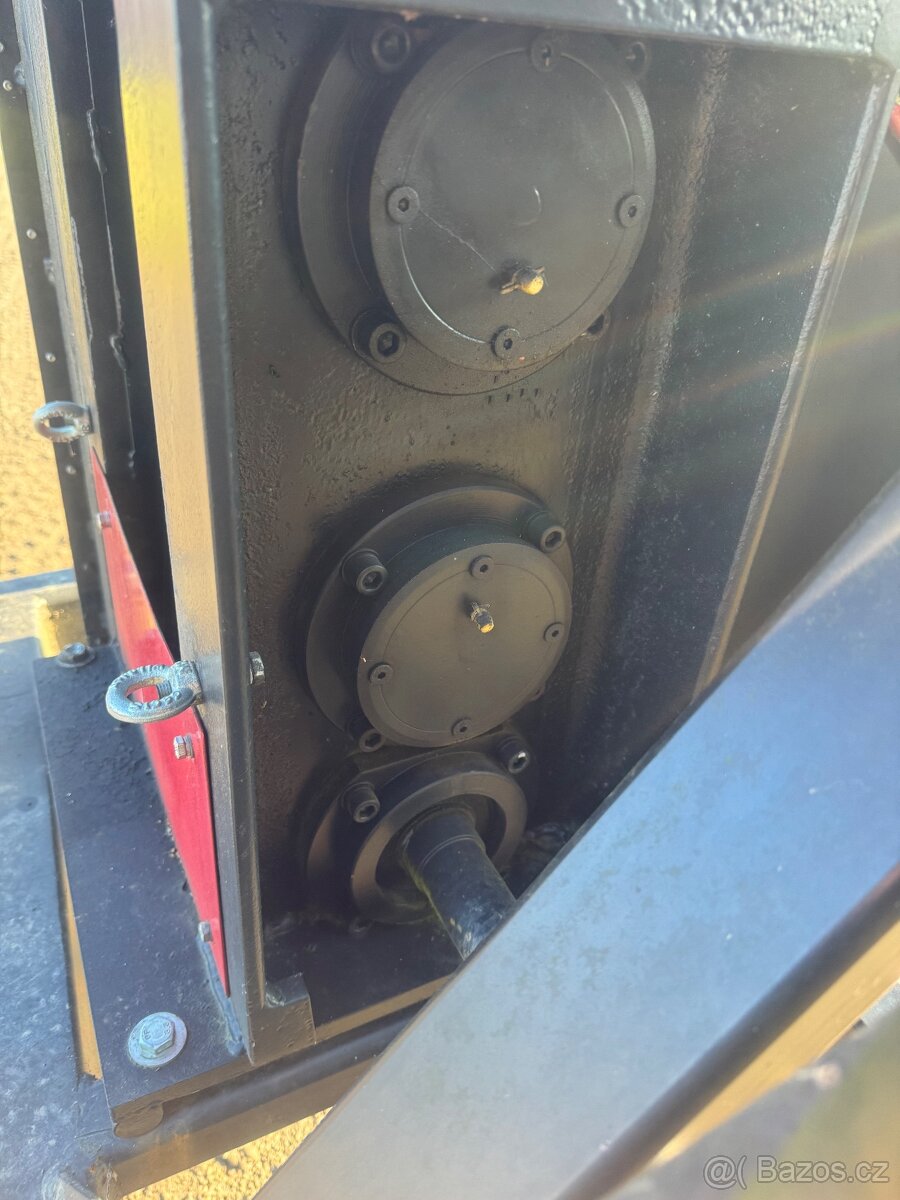 Špalíkováč Profi otvor 100x220 za traktor - 9