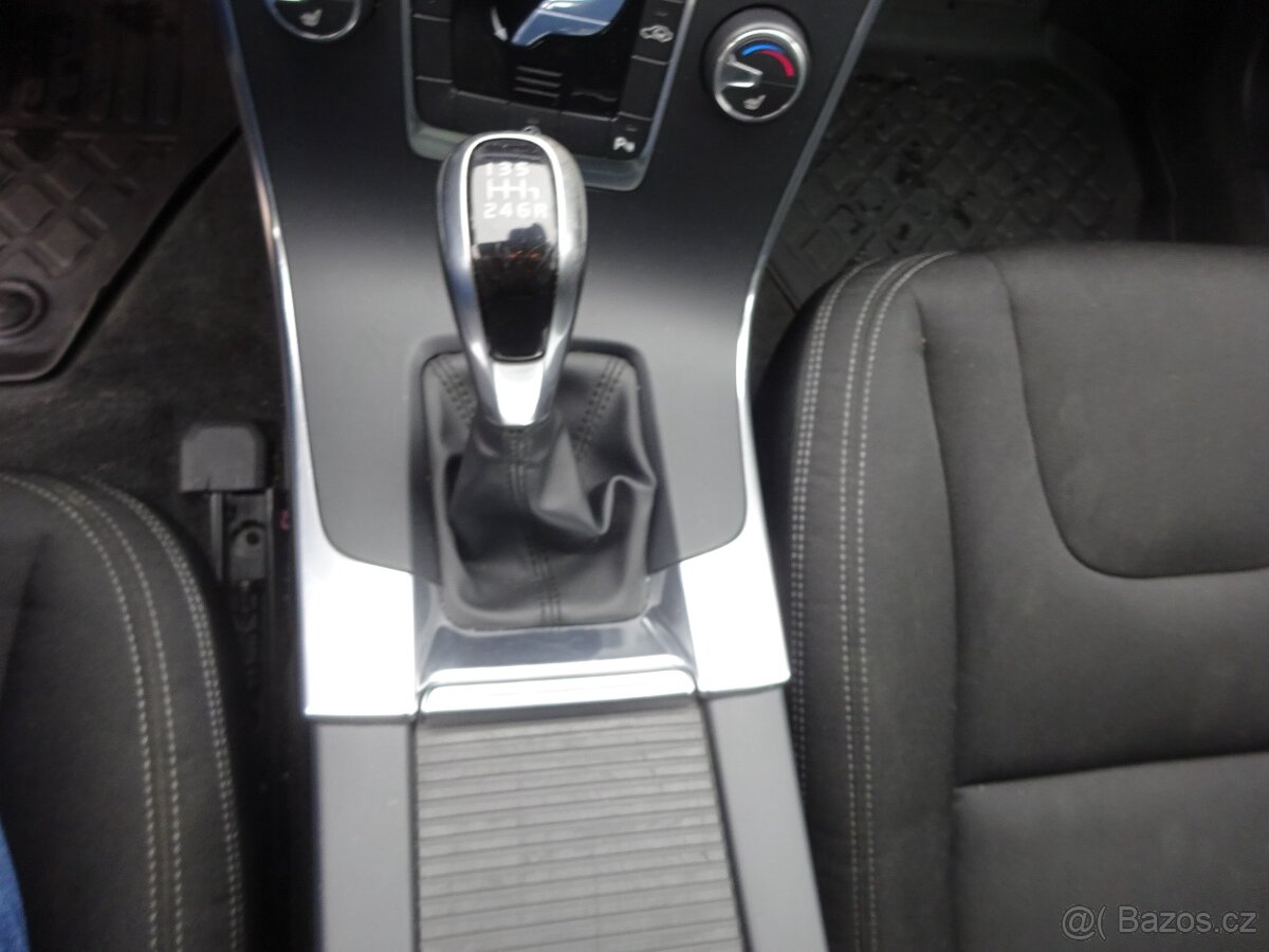 Volvo V60 2.0 D3 r.v.2016 (110 kw) servisní knížka - 9