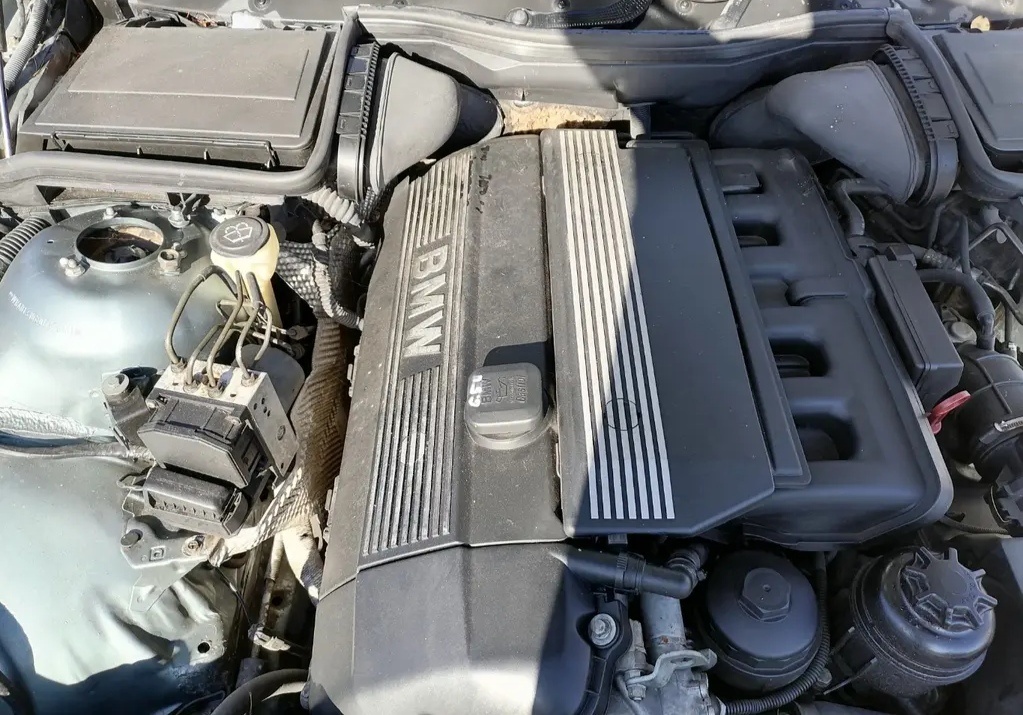 Bmw 525i e39, 277 tis/km - 9
