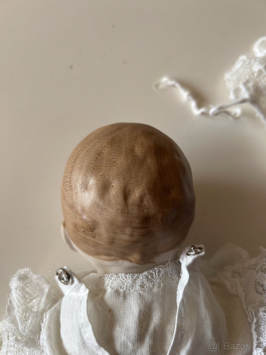 Panenka starožitná v kolebce - 9