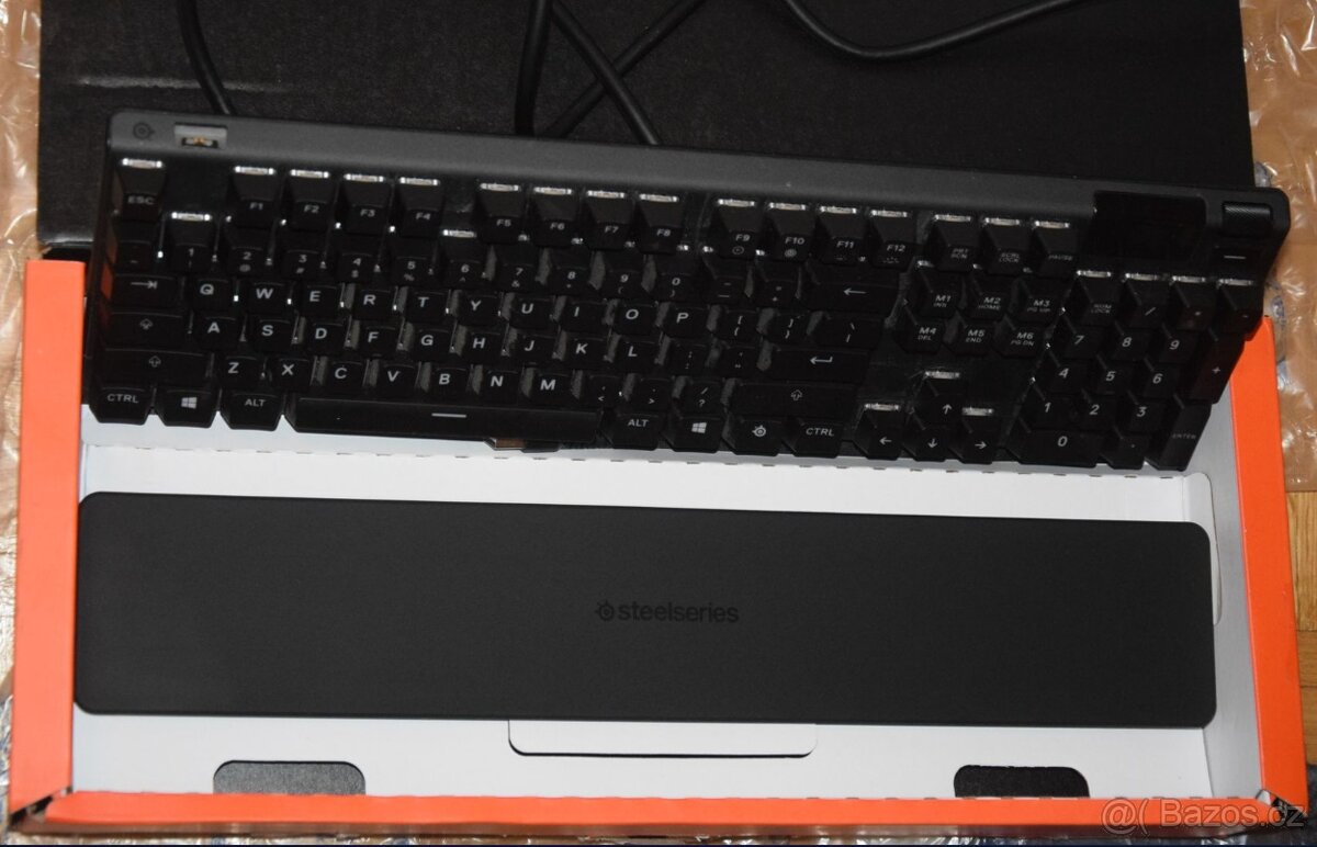 SteelSeries Apex 7, magnet. podložka, OLED display,USB hub - 9