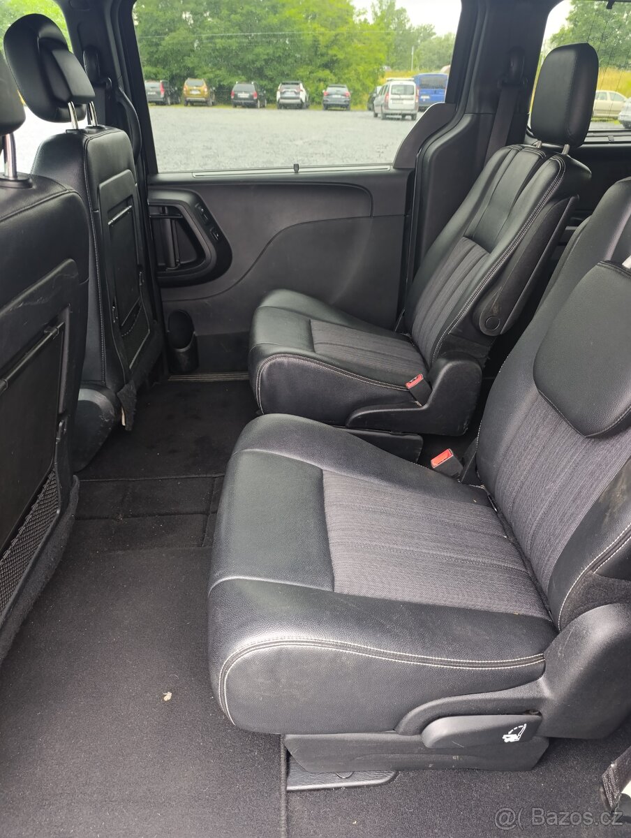 Pronájem 7 místného auta Voyager - 9