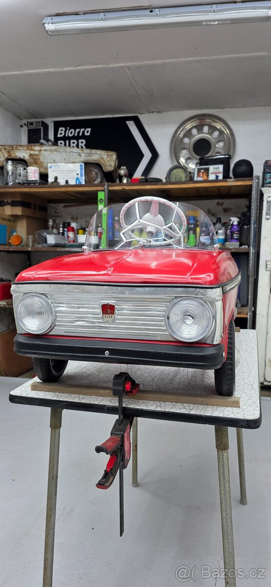 Šlapací autíčko moskvich - 9