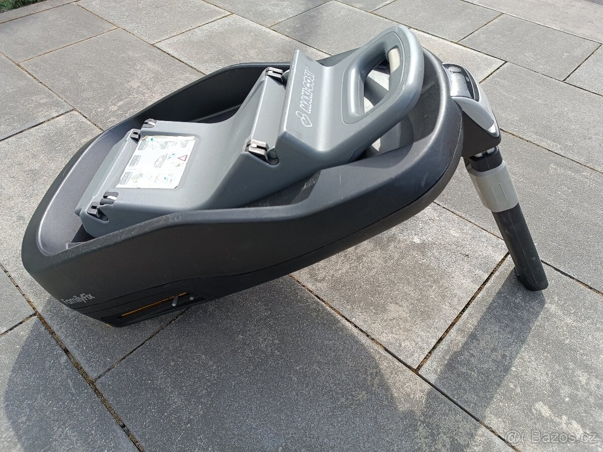 Autosedačka vajíčko Maxi Cosi a báze isofix do auta - 9