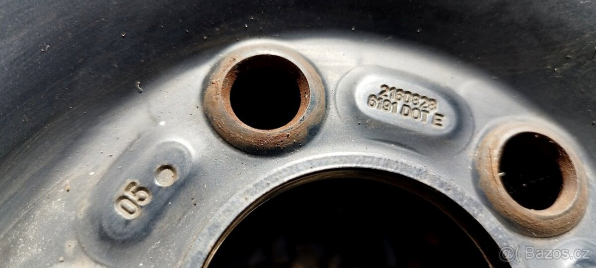 215/60 R16 zimní 5x112 sada plechových disků 4x5,2mm - 9