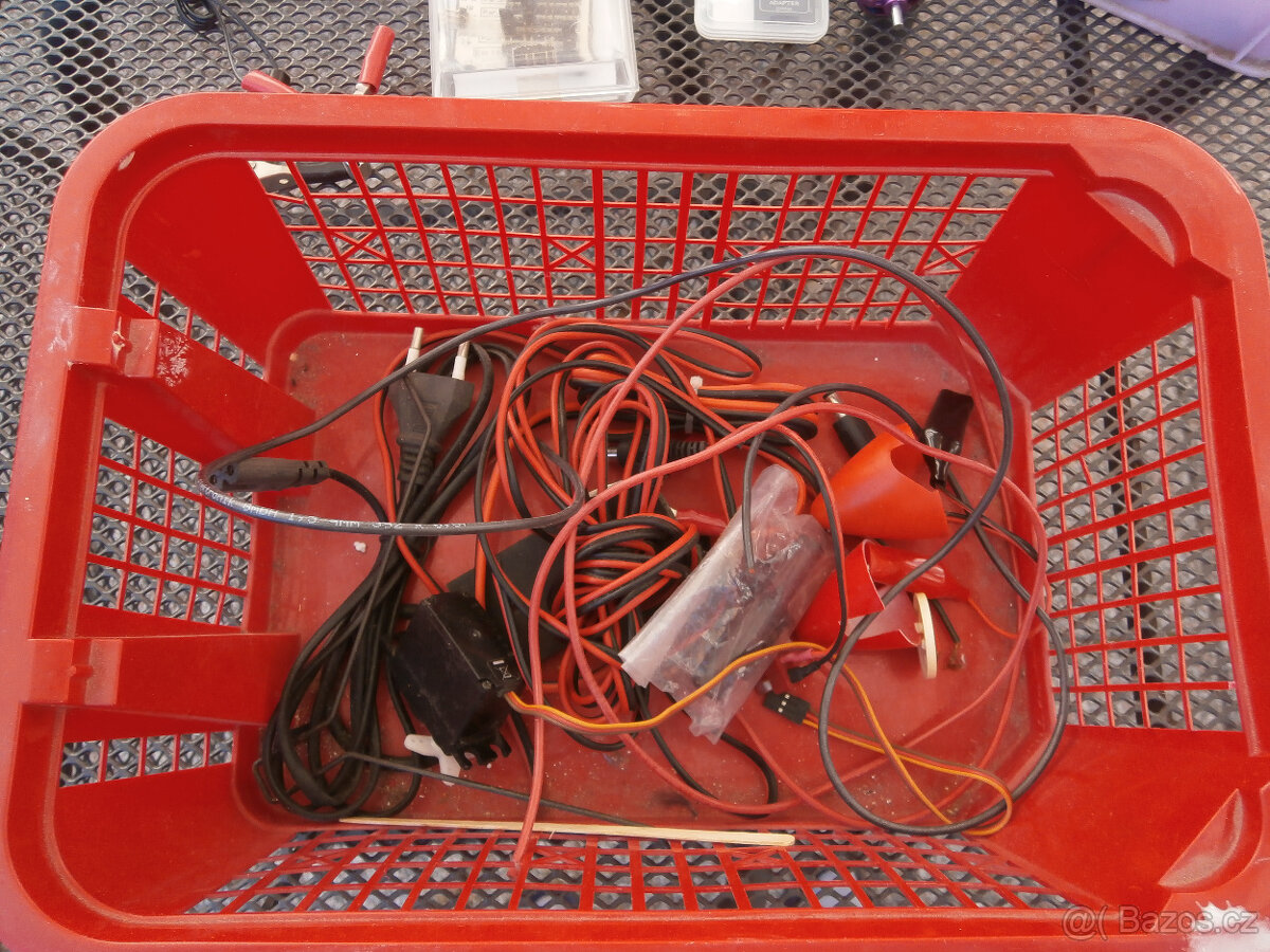 Prodám kompletní vybavení letecké modely,doplňky - 9