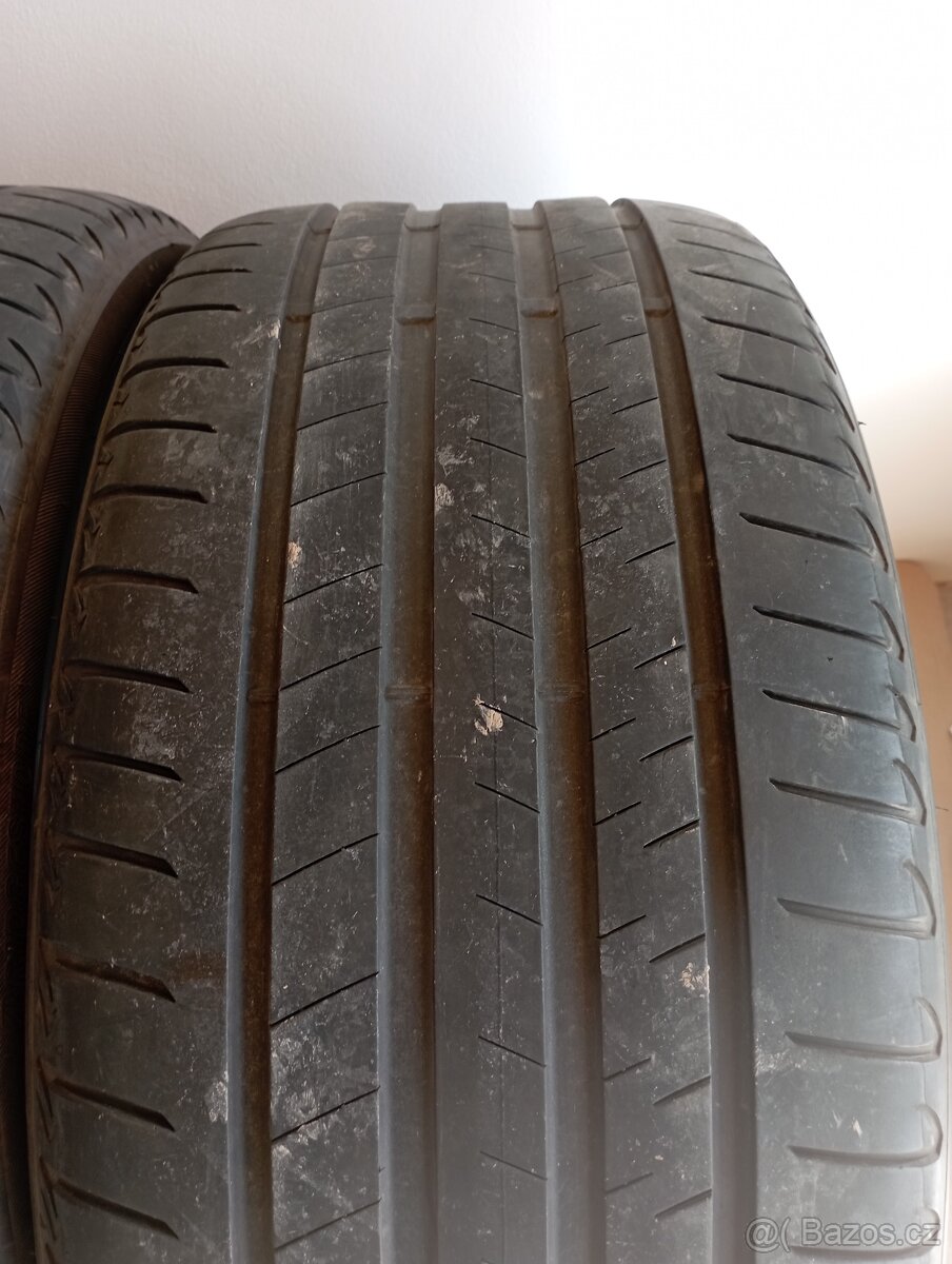 245/40/21 a 275/35/21 Bridgestone letní runflat - 9