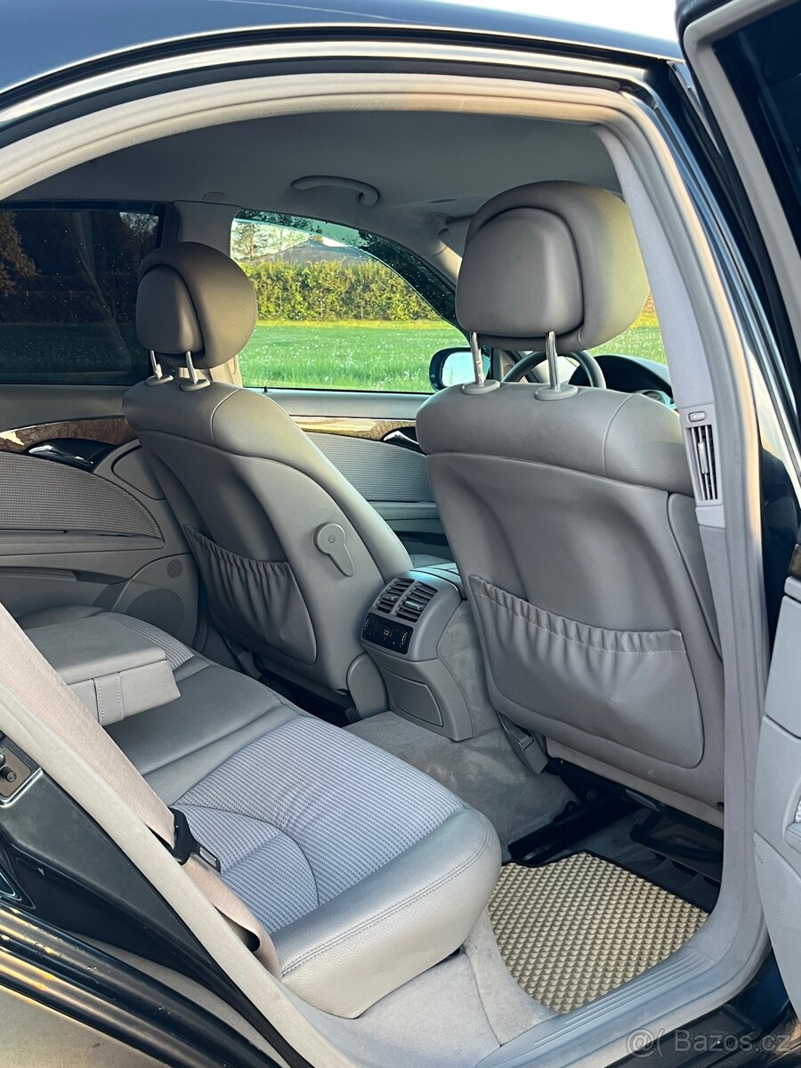 Mercedes E320 - 9