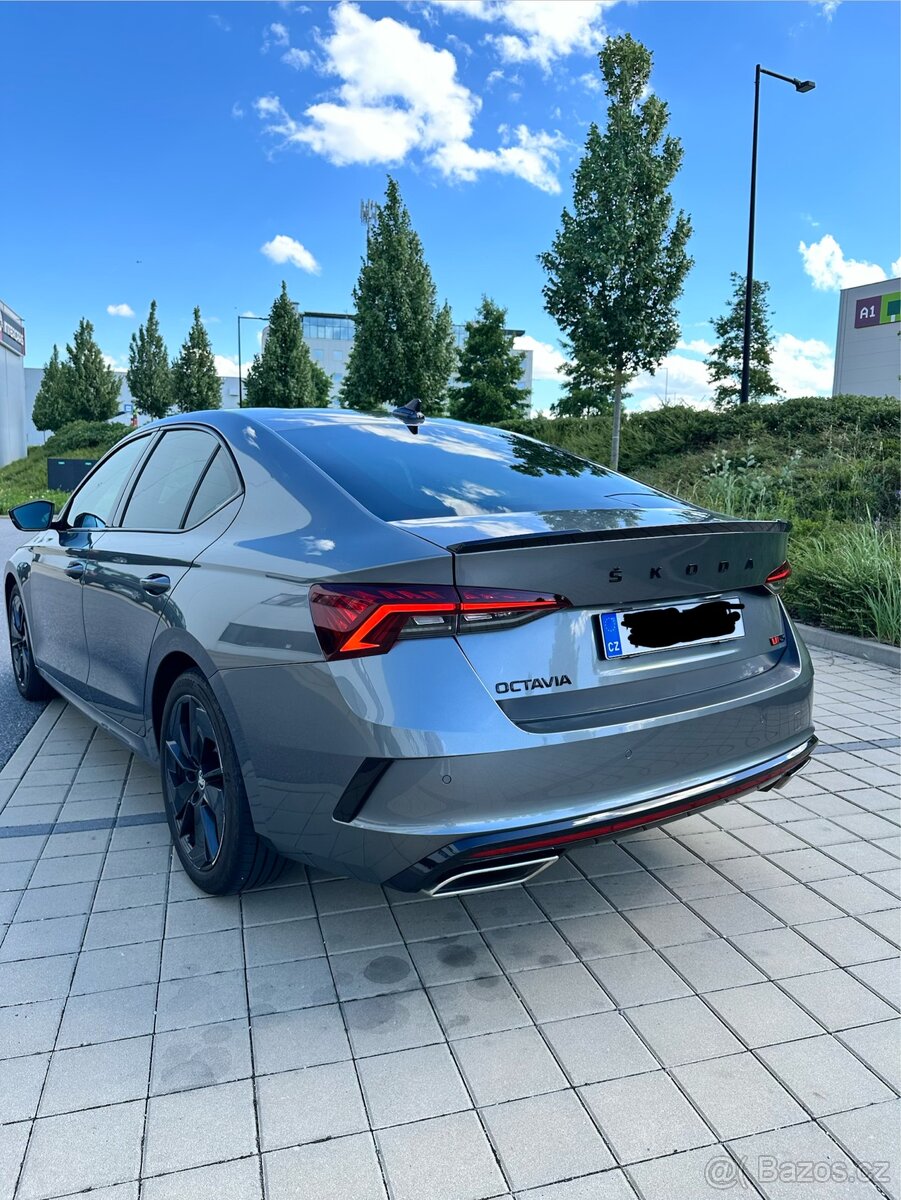 Škoda Octavia RS 2.0TSI DSG - 9