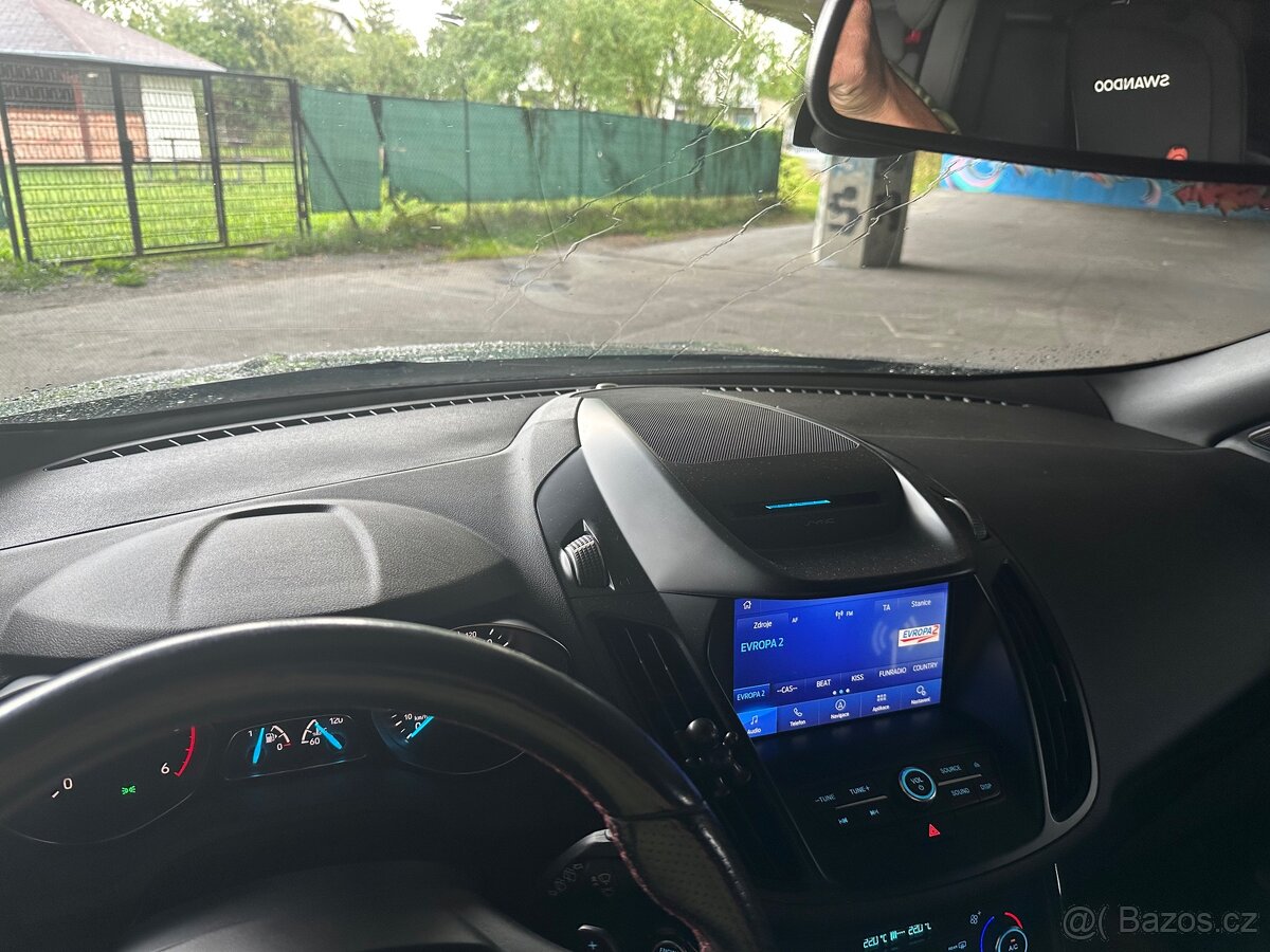 Ford Kuga 2.0 tdci 110 kw 4x4 2019 TOP STAV - 9