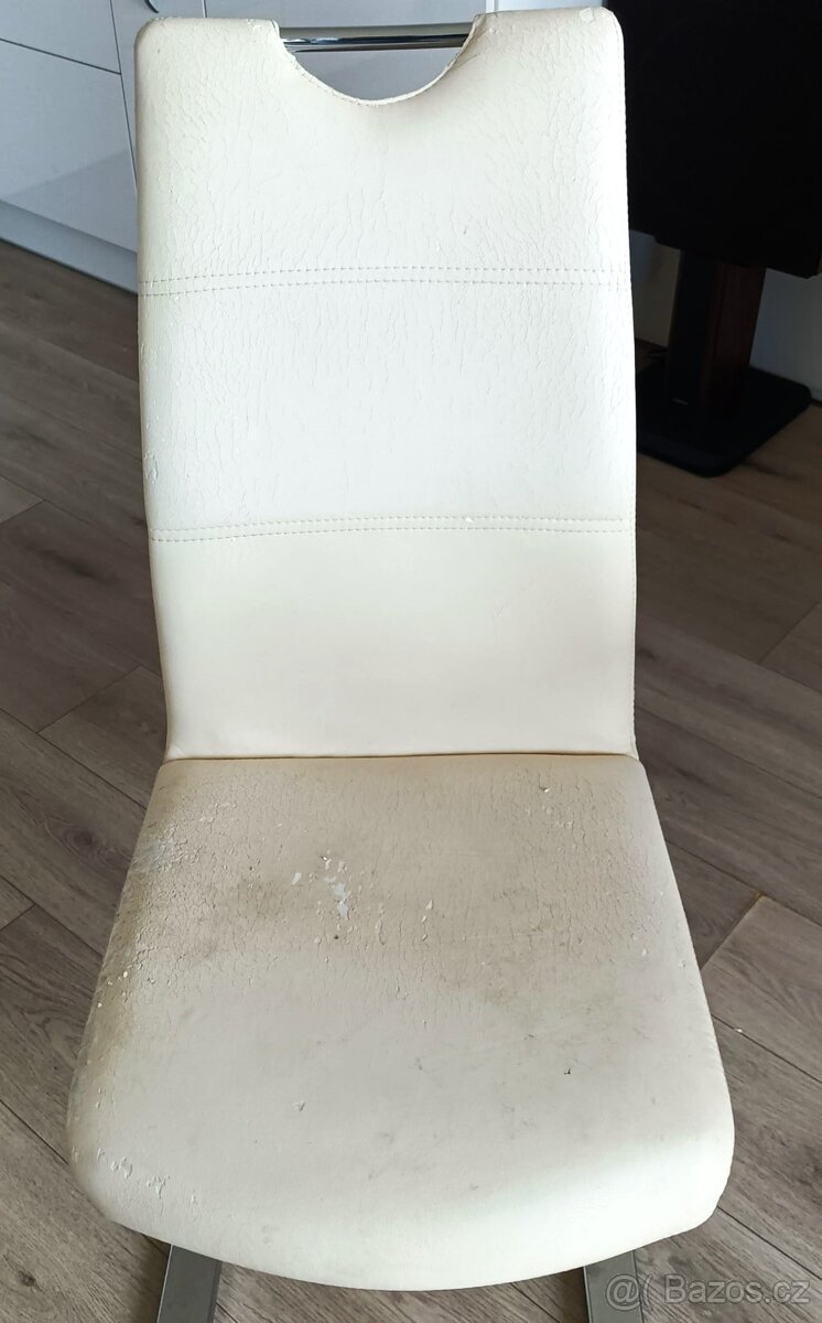 Jídelní stůl a (4ks židle). - 9